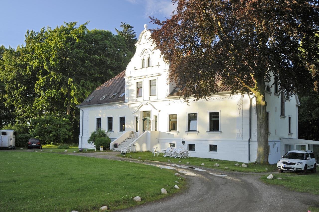 Hotel Pension Gutshaus Neu Wendorf Sanitz Zewnętrze zdjęcie